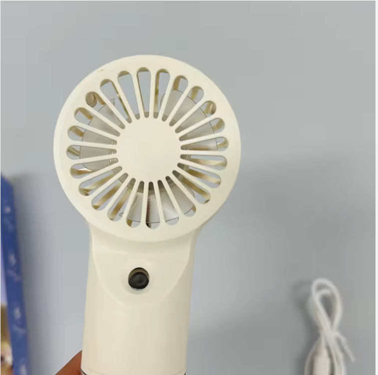 ventilateur d'eau Portable Rechargeable !